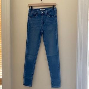 Levi’s 720 high rise super skinny jeans